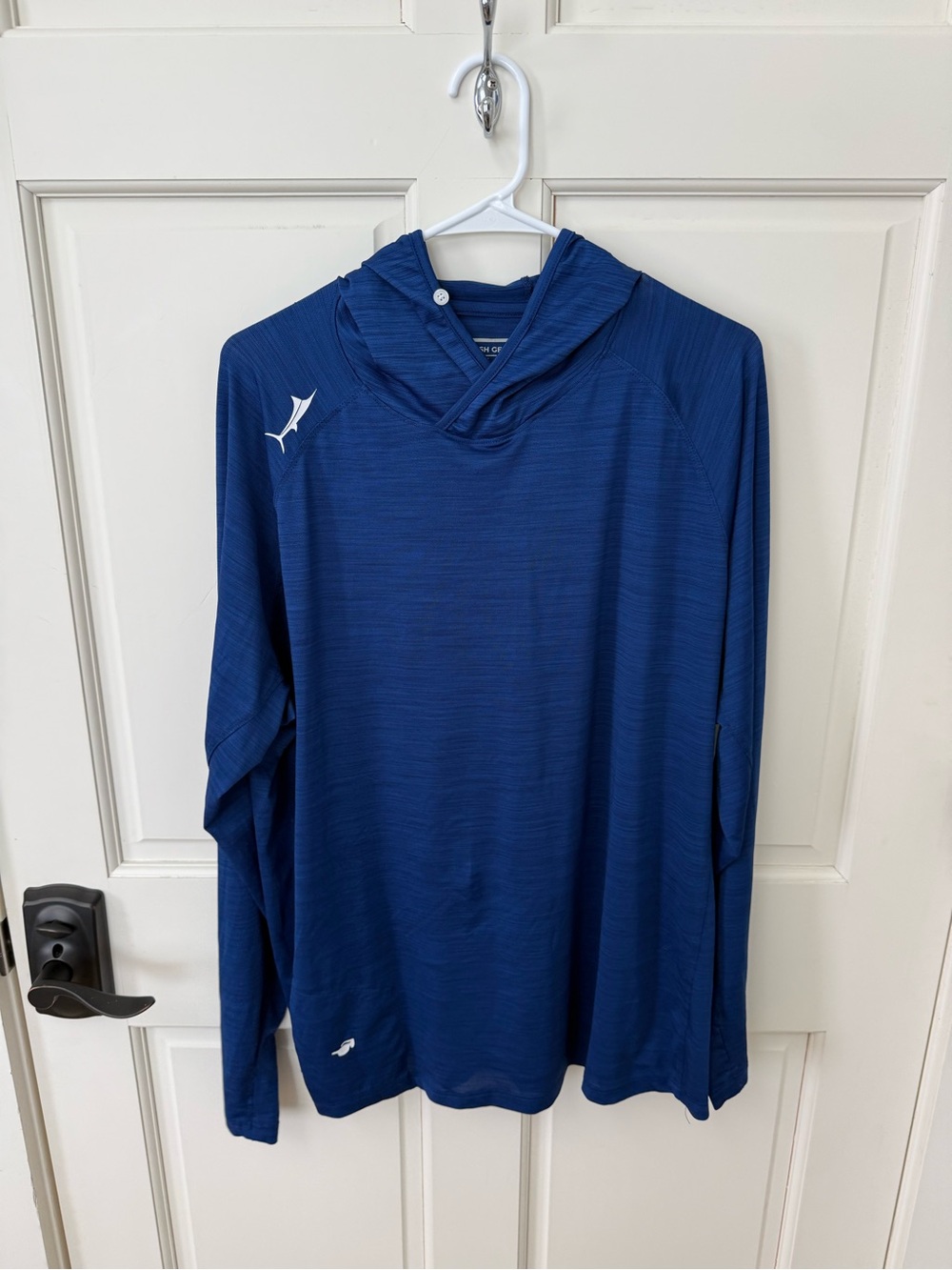 Billfish Gear Men’s hooded long sleeve shirt.